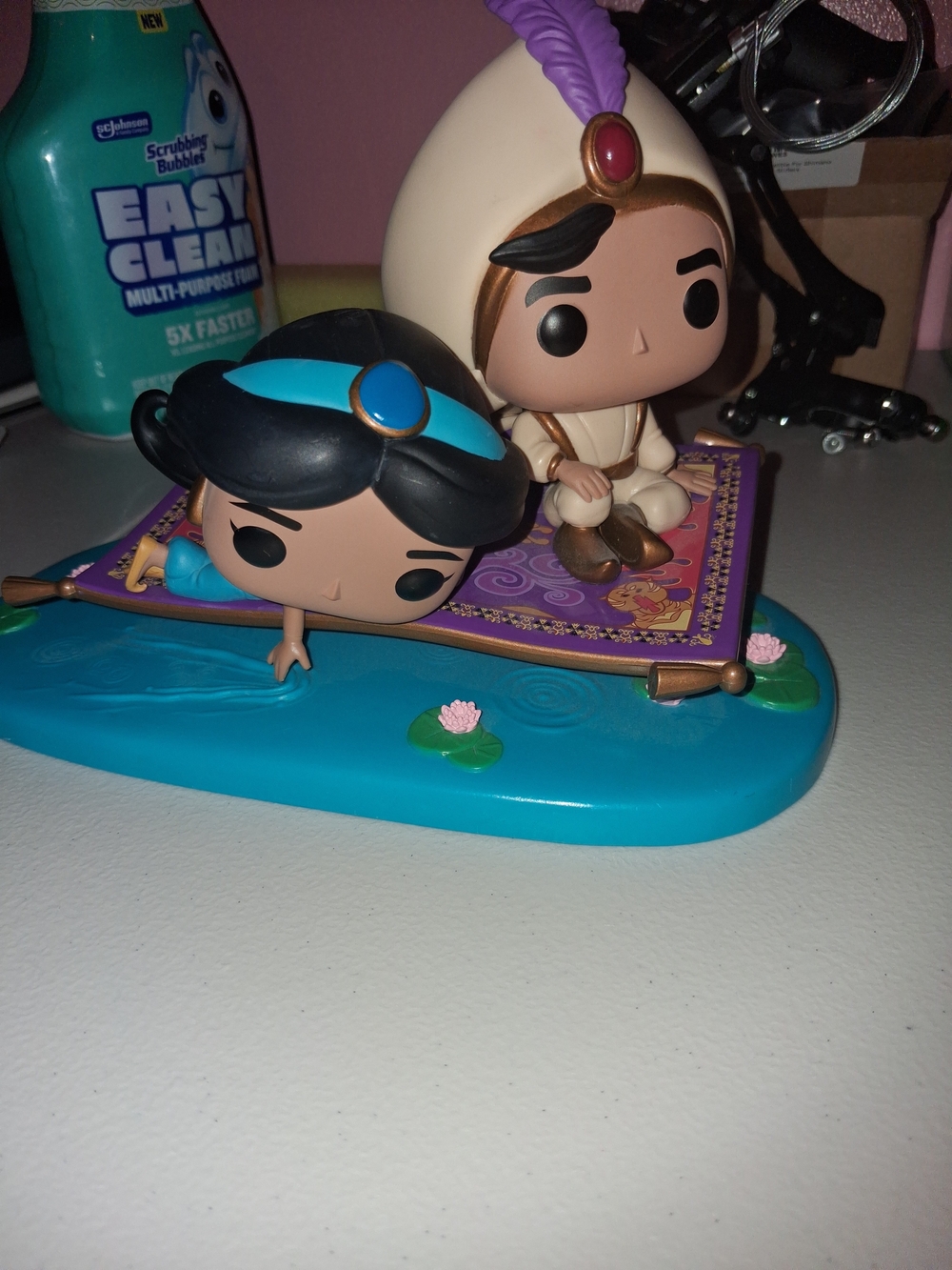 Aladdin Pop! Vinyl Two-Figure Magic Carpet Display - Blue/Teal Accents